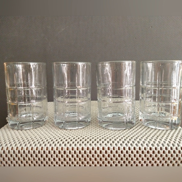 Anchor Hocking | Dining | Set Of 4 Anchor Hocking Manchester Tartan ...